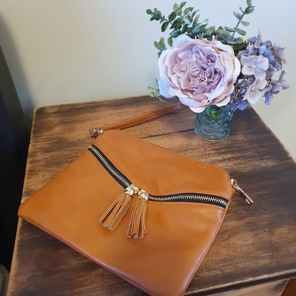 Brown Clutch with Gold Tassels ✨️ - Picture 8 of 8